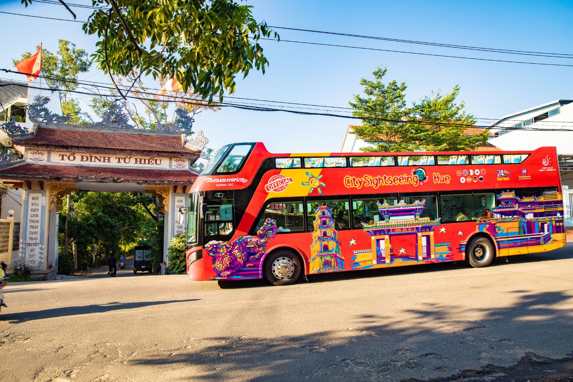 City Sightseeing Hue Hop-on Hop-off Bus Tour - სურათი 4