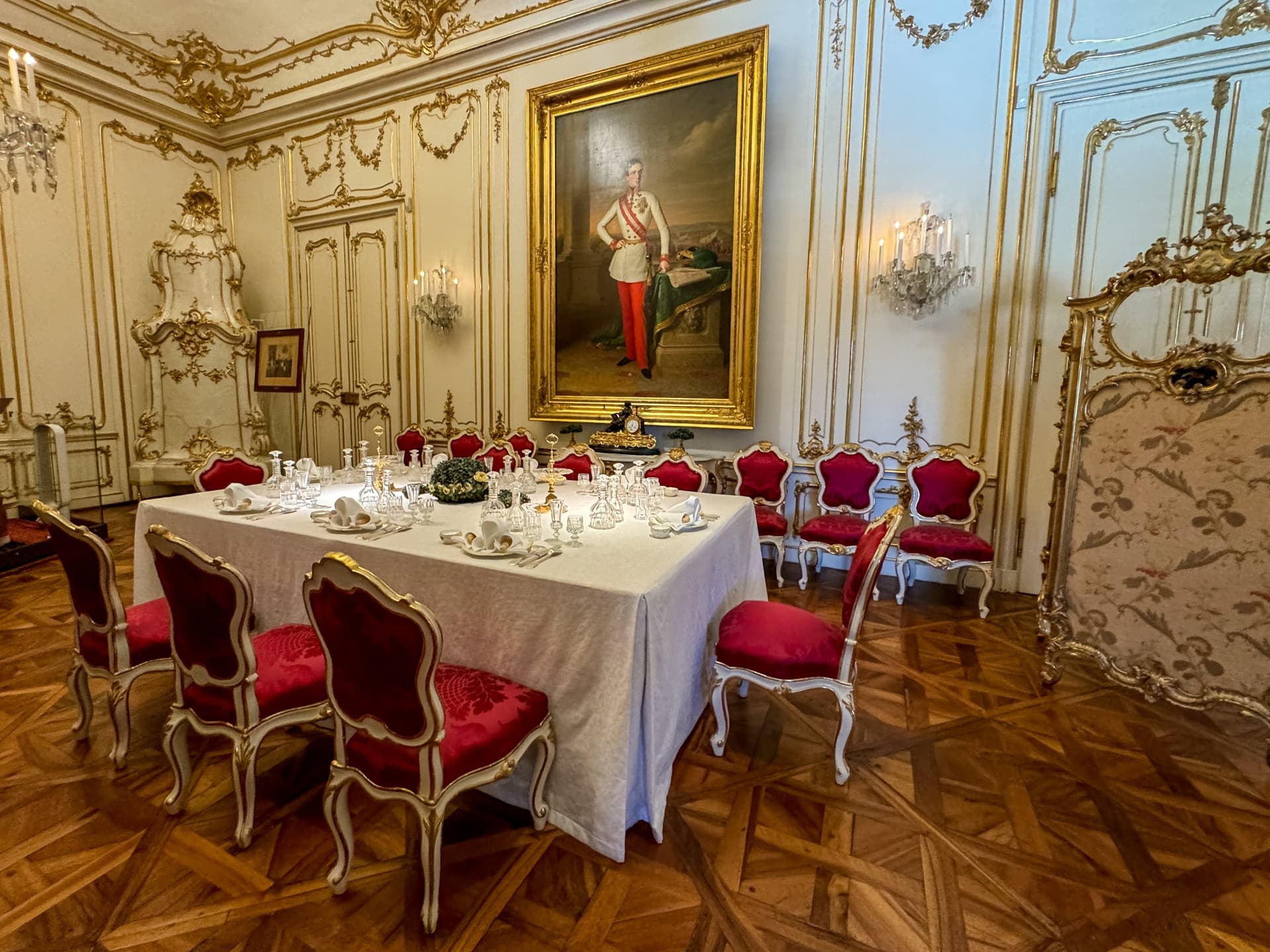 Schonbrunn Palace and Gardens - სურათი 8