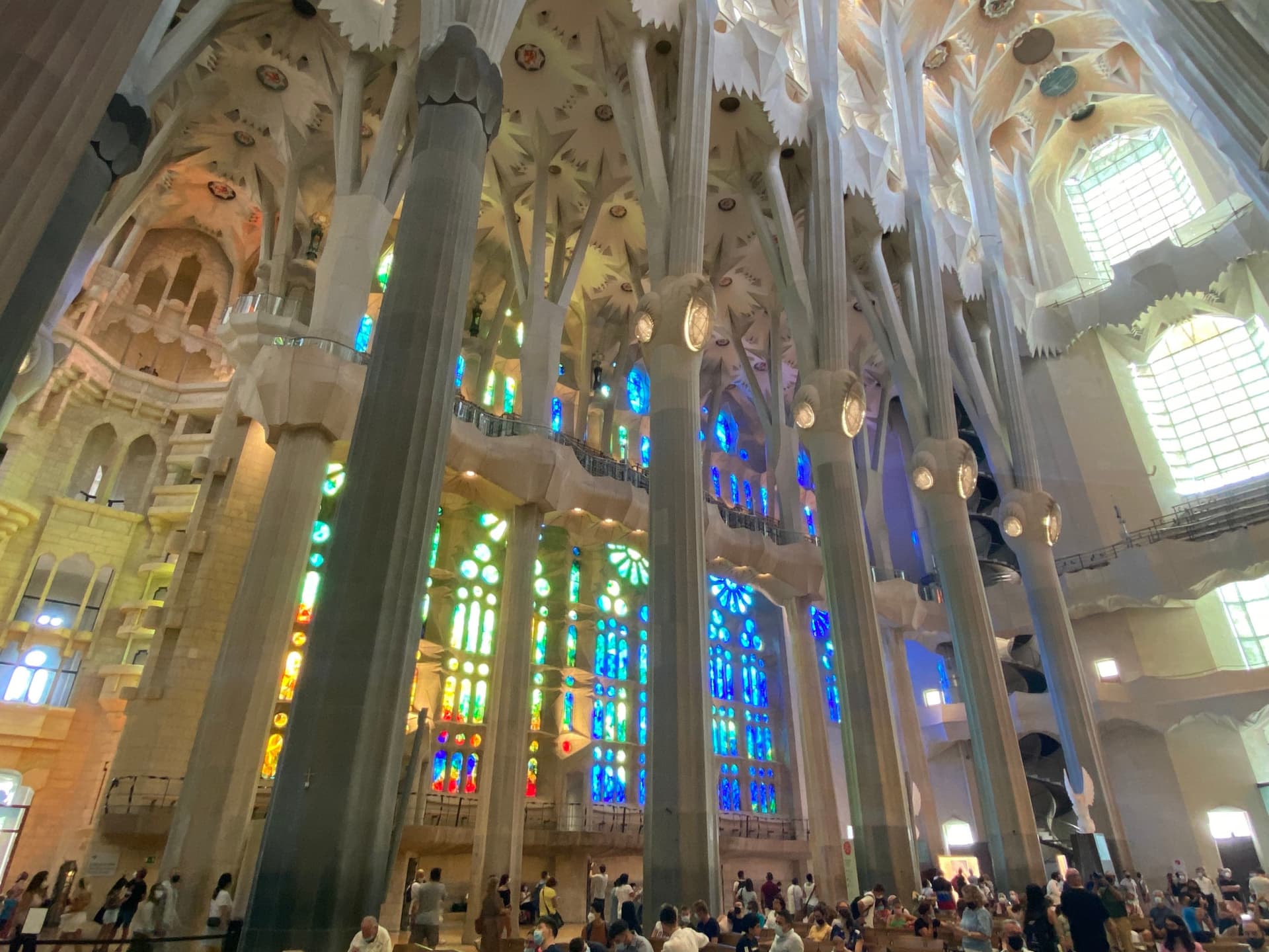 Barcelona Highlights: Sagrada Familia and Gaudi Houses Guided Tour - სურათი 2