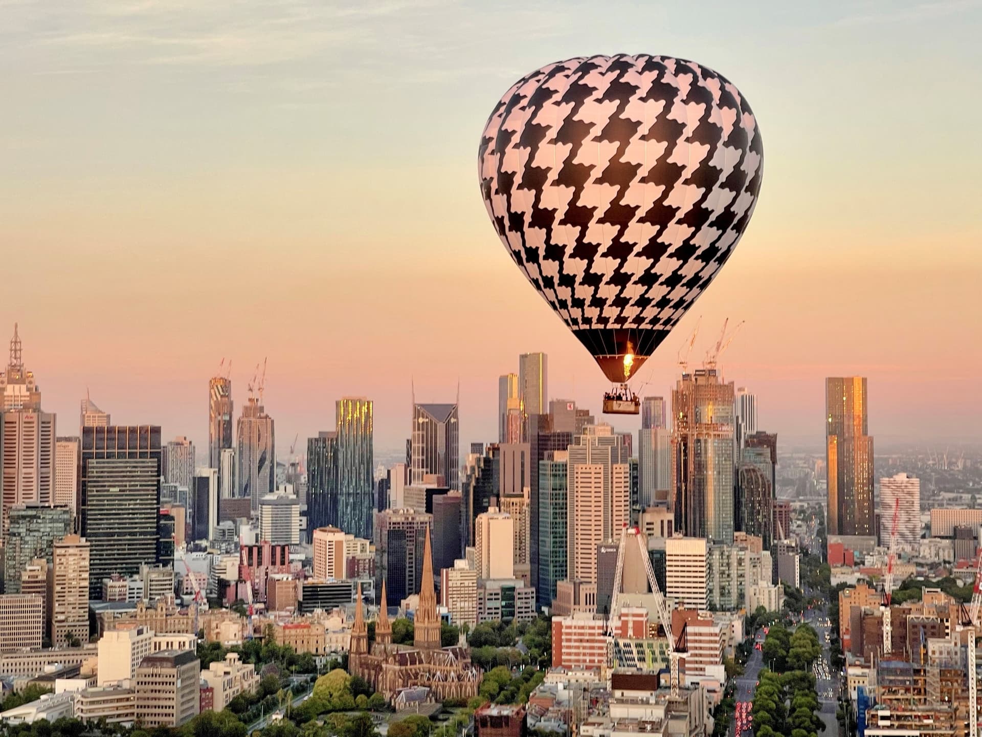 Sunrise Hot Air Balloon Flight over Melbourne with Photos - სურათი 8