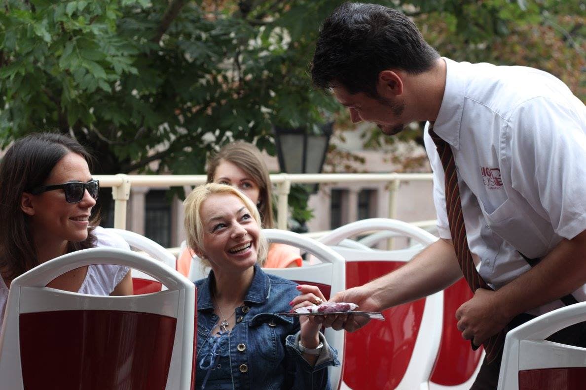Big Bus Budapest Hop-on Hop-off Bus Tour - სურათი 12
