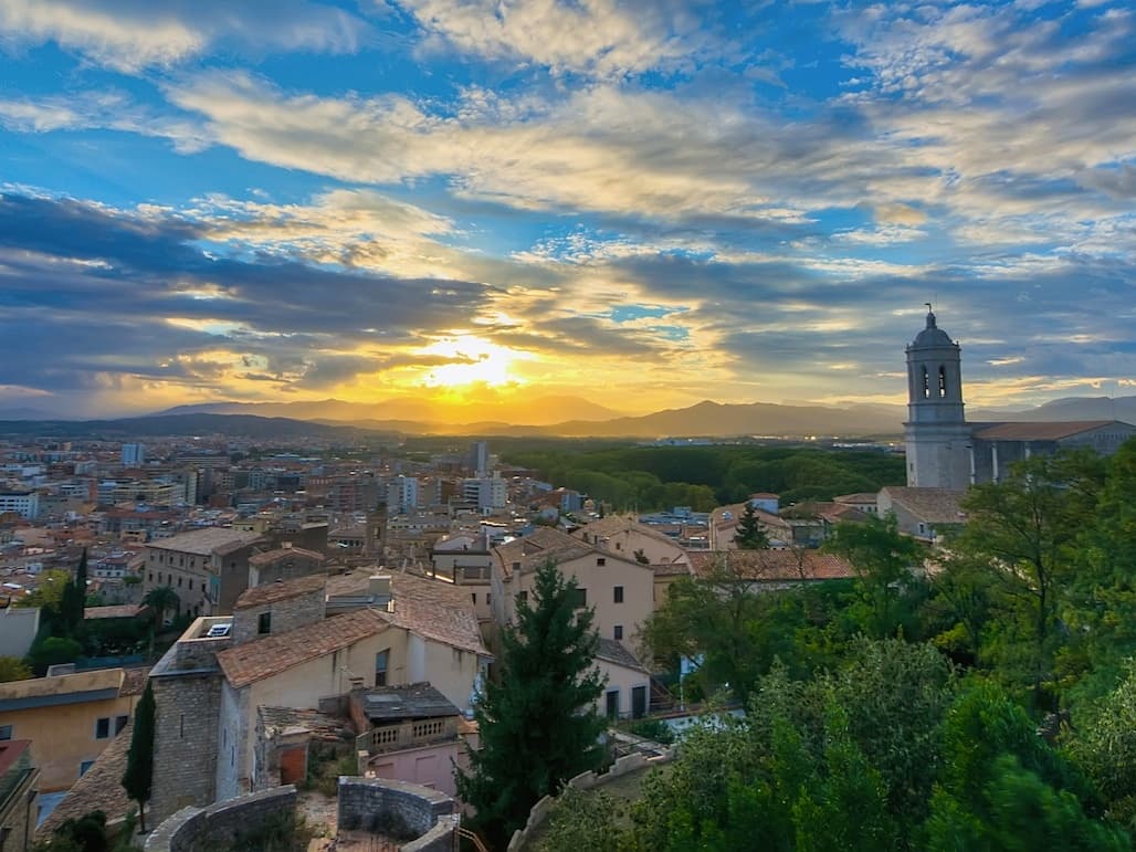 Girona City Private Half-Day Tour with High-Speed Train Transfer from Barcelona - სურათი 5