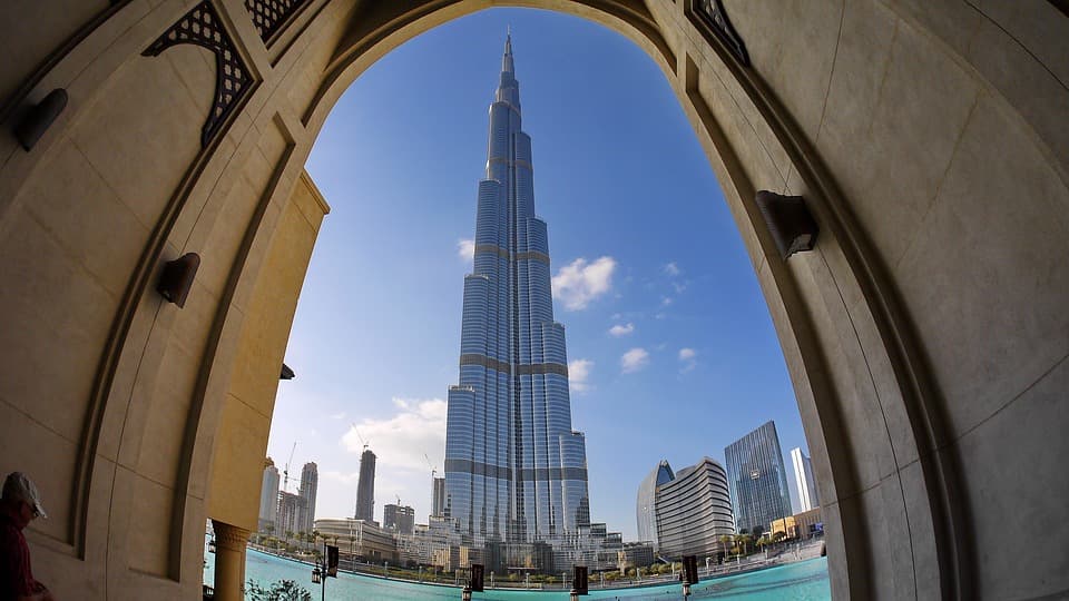 Dubai Fountain - მთავარი სურათი
