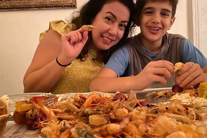 Shrimp Boil Cabaret and Culinary Experience - სურათი 8